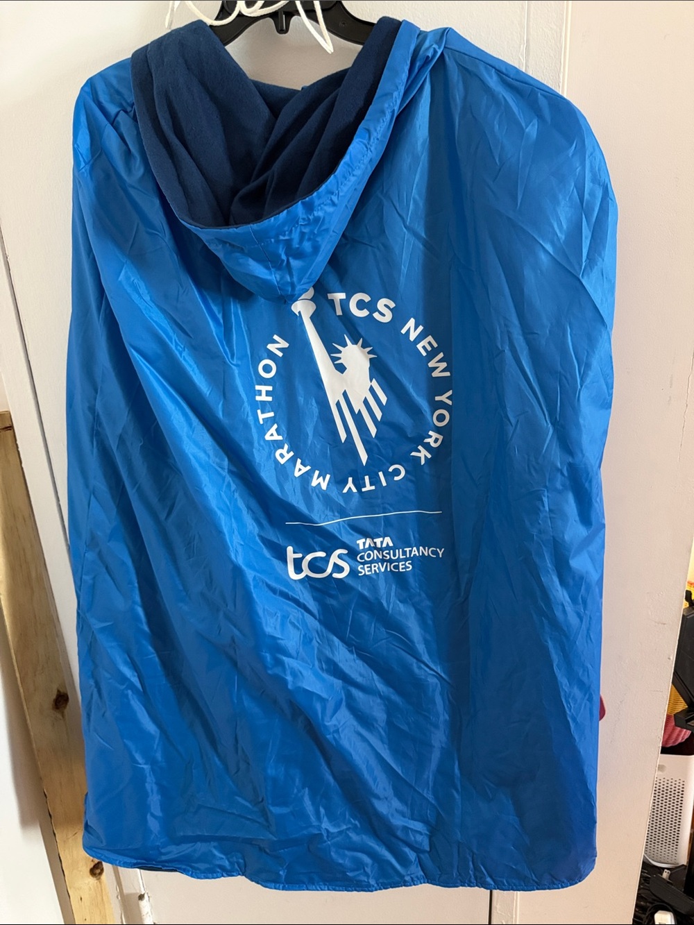 NYC Marathon Fleece Lined Hooded Finishers Cape